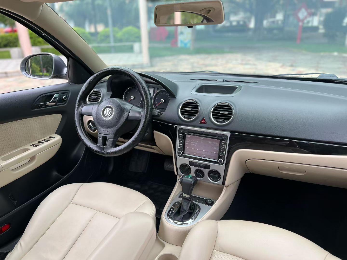 Volkswagen Lavida XR 2012 thumb 4