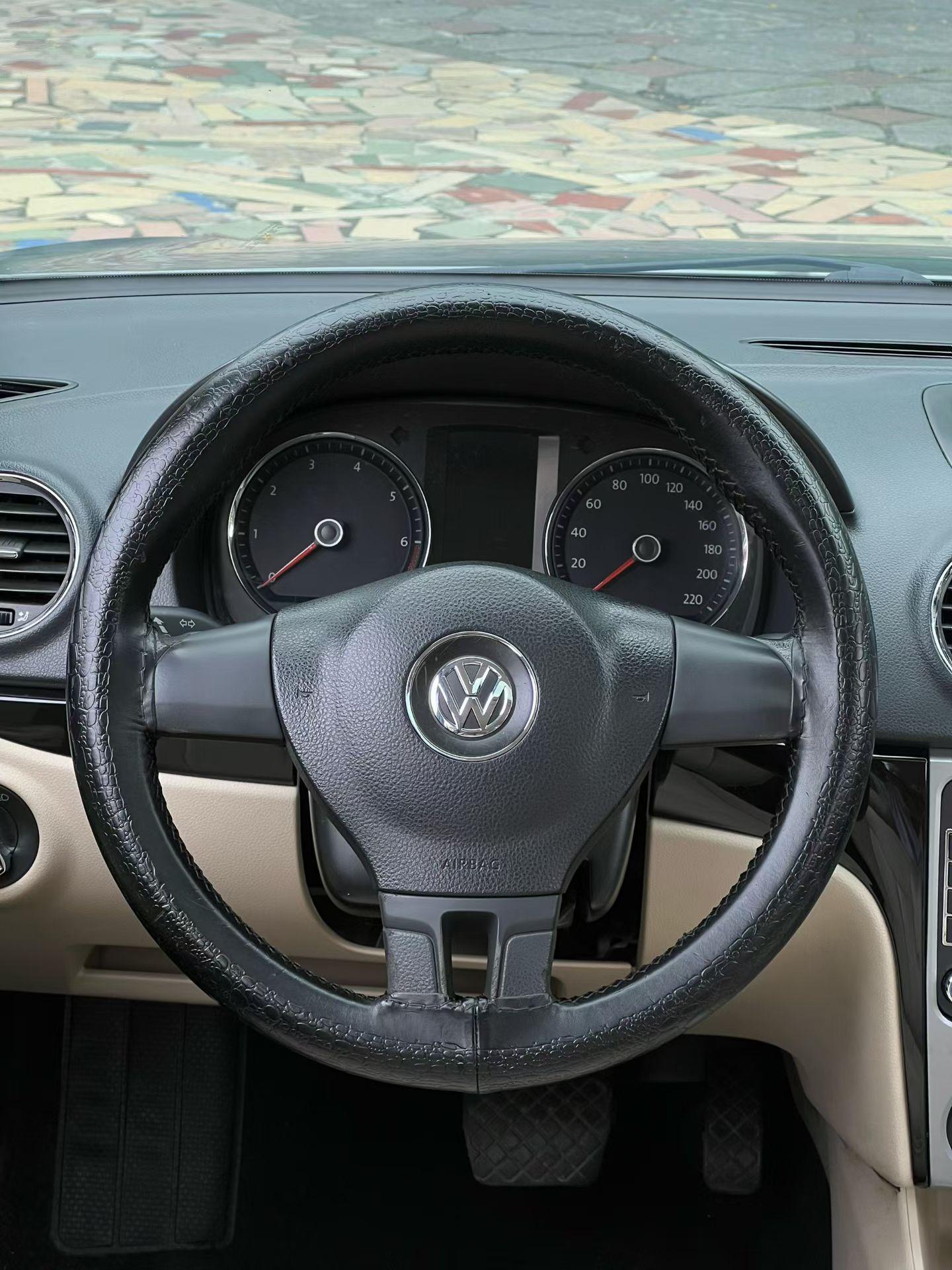 Volkswagen Lavida XR 2012 thumb 5
