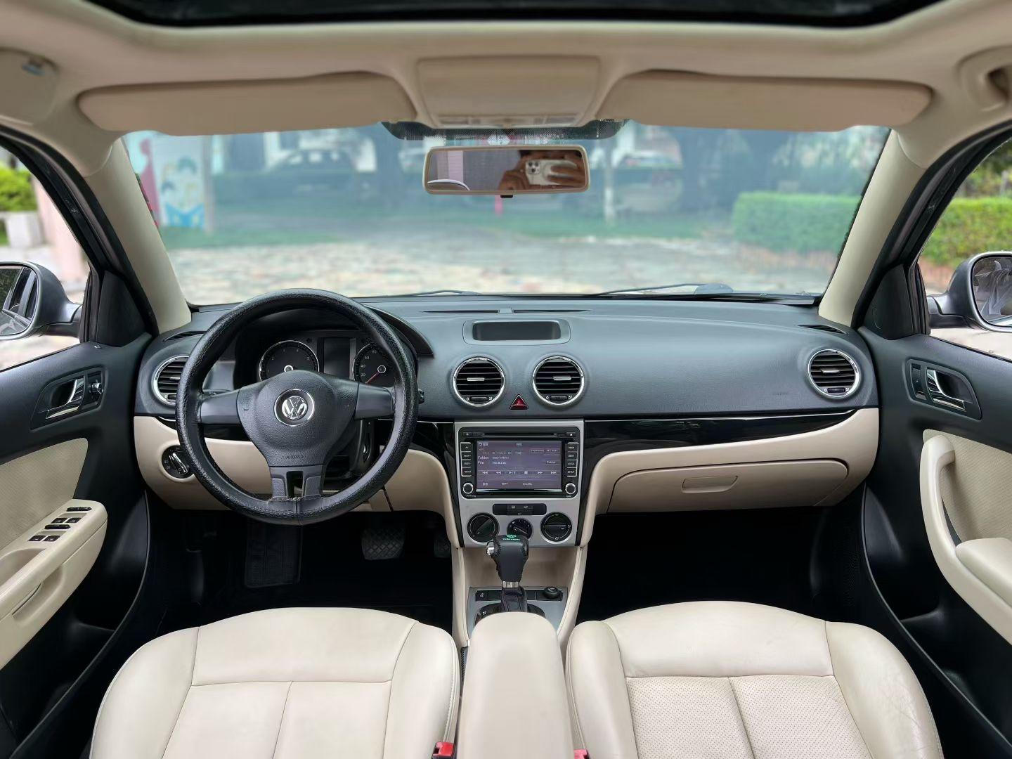 Volkswagen Lavida XR 2012 thumb 6