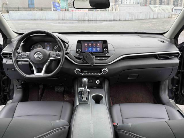 Nissan Altima 2019 thumb 4