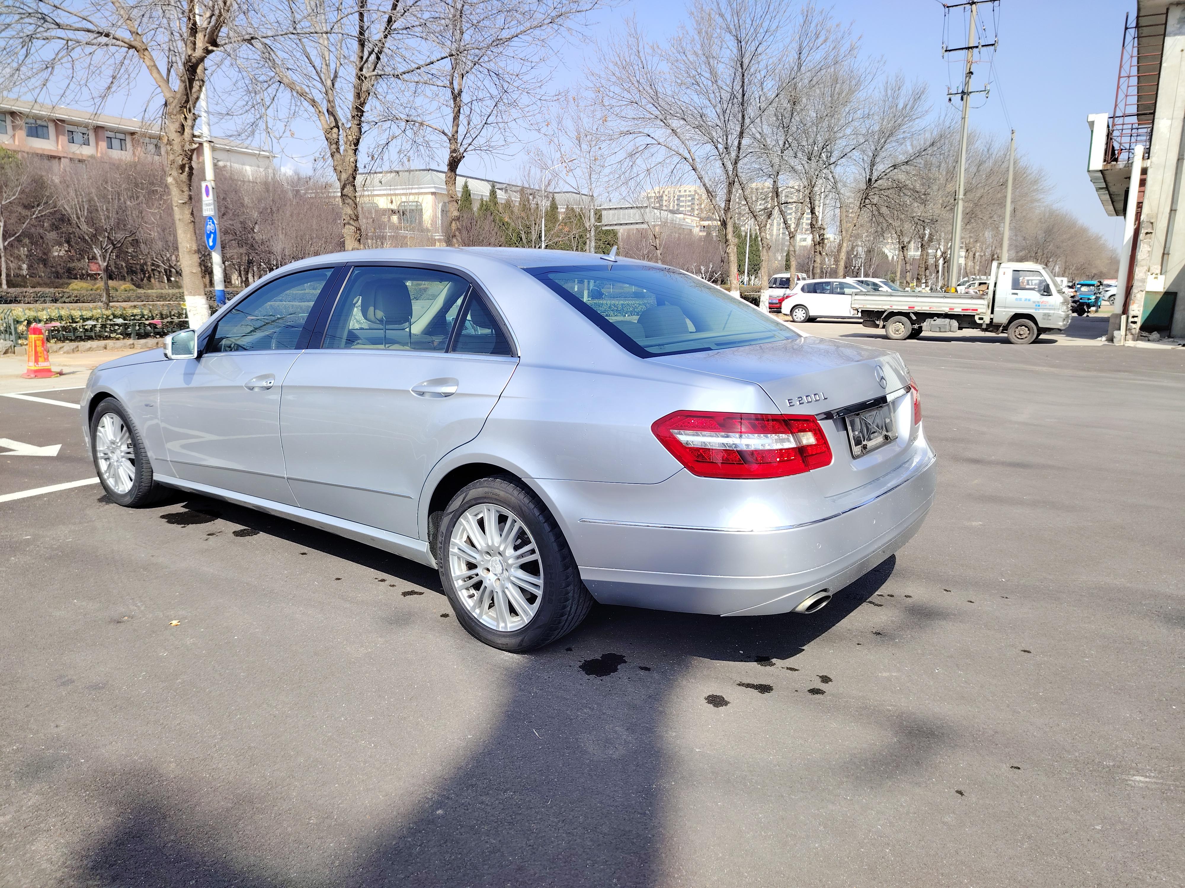 Mercedes-Benz E-Class 2011 thumb 3