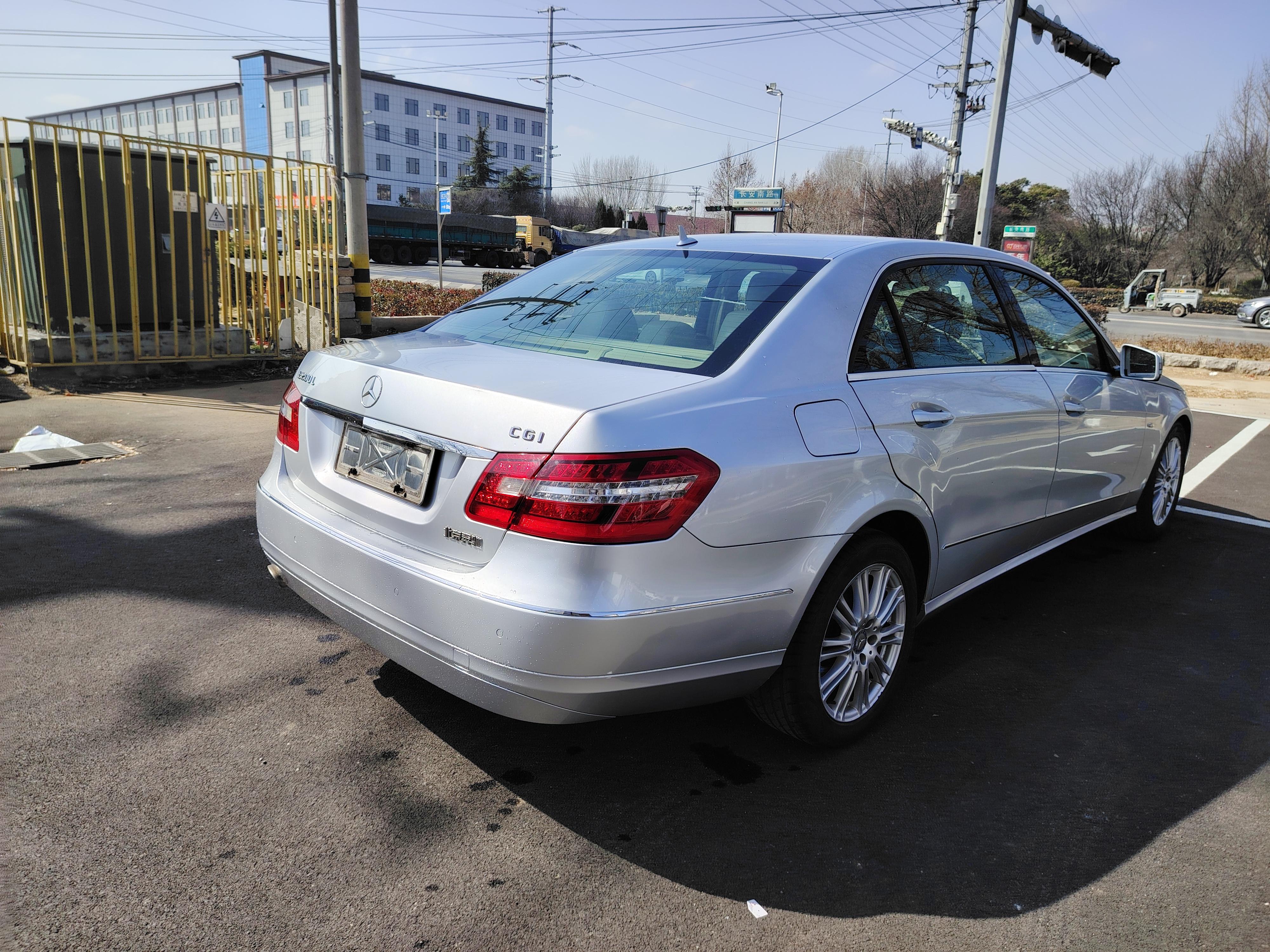 Mercedes-Benz E-Class 2011 thumb 5