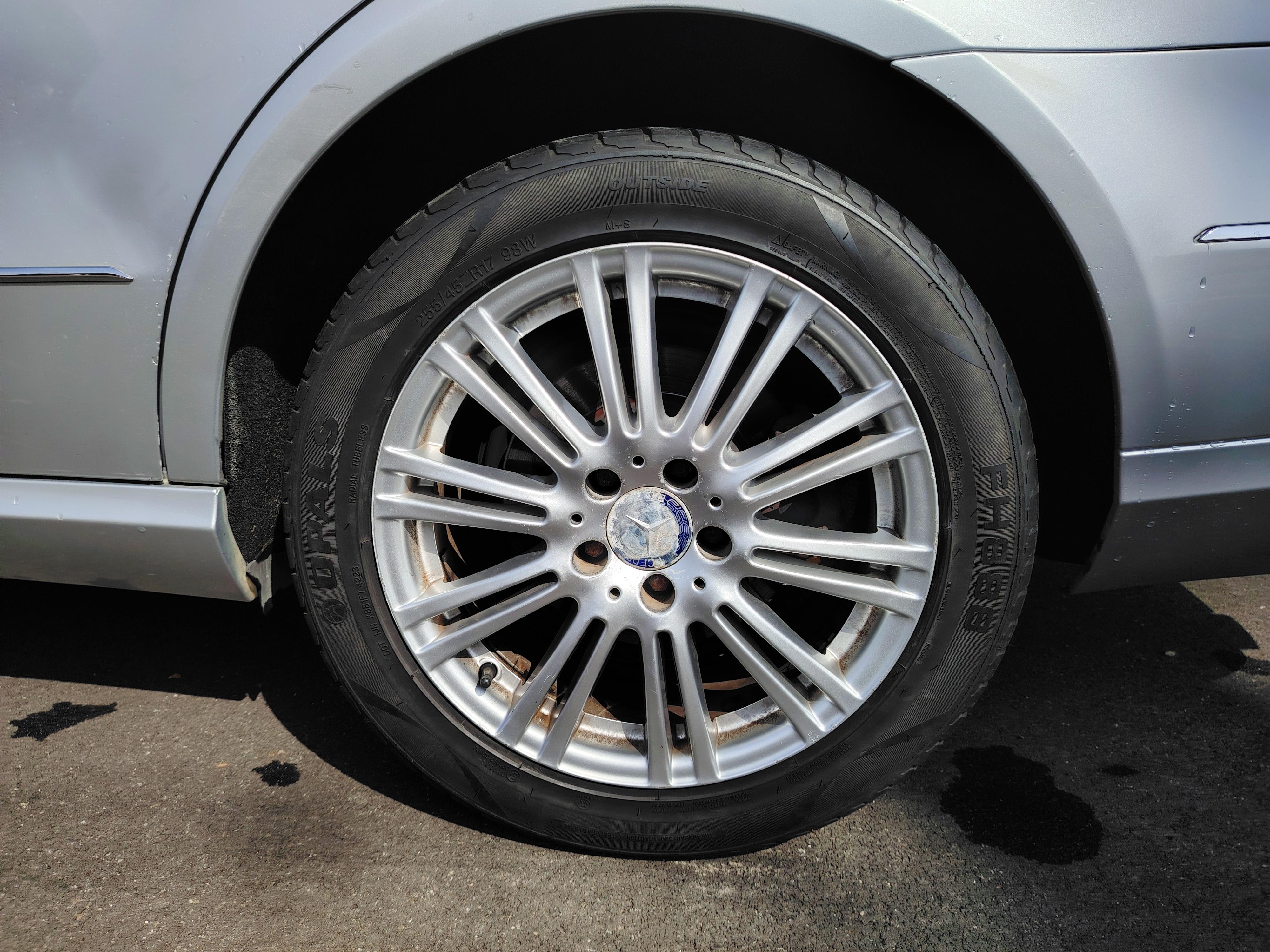Mercedes-Benz E-Class 2011 thumb 6