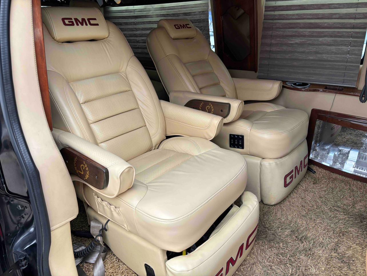 GMC Savana 2012 thumb 8