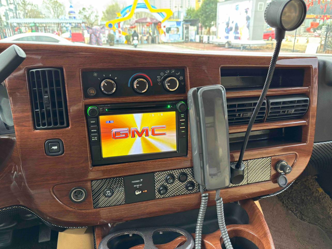 GMC Savana 2012 thumb 9