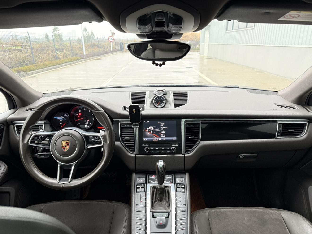 Porsche Macan 2018 thumb 4