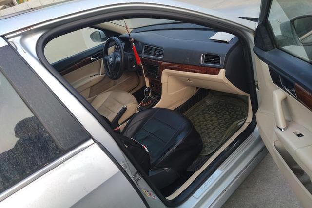Volkswagen Lavida XR 2012 thumb 7