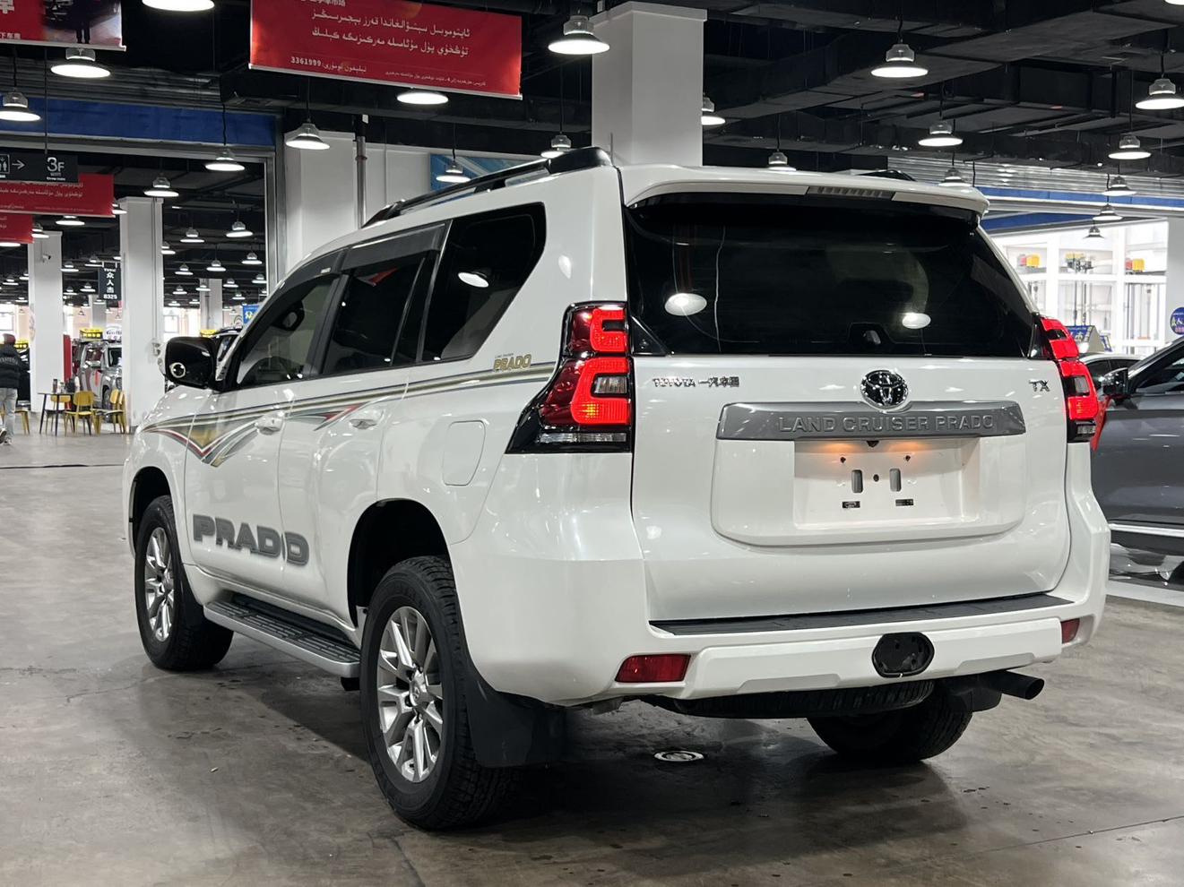 Toyota Land Cruiser Prado 2018 thumb 2