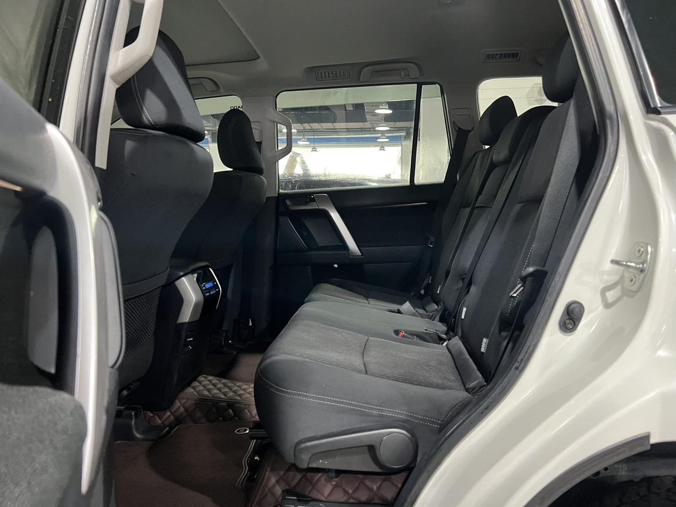 Toyota Land Cruiser Prado 2018 thumb 7