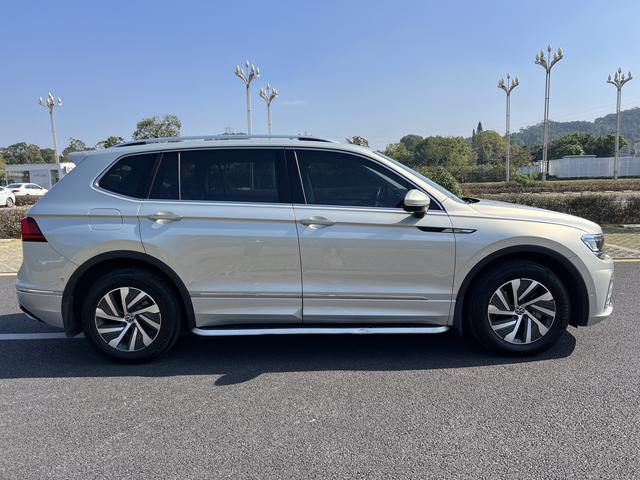 Volkswagen Tiguan 2020 thumb 2