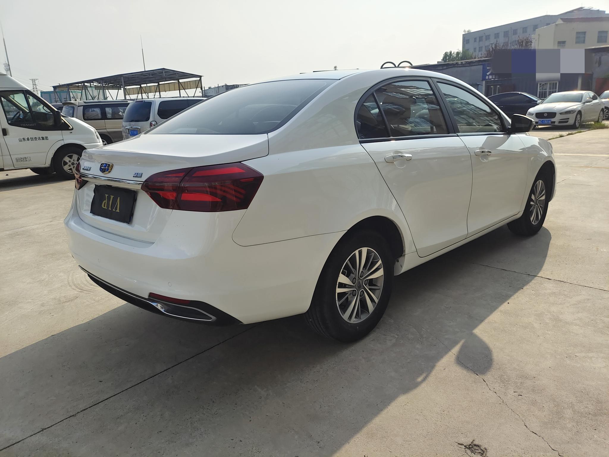 Geely Emgrand 2018 thumb 4
