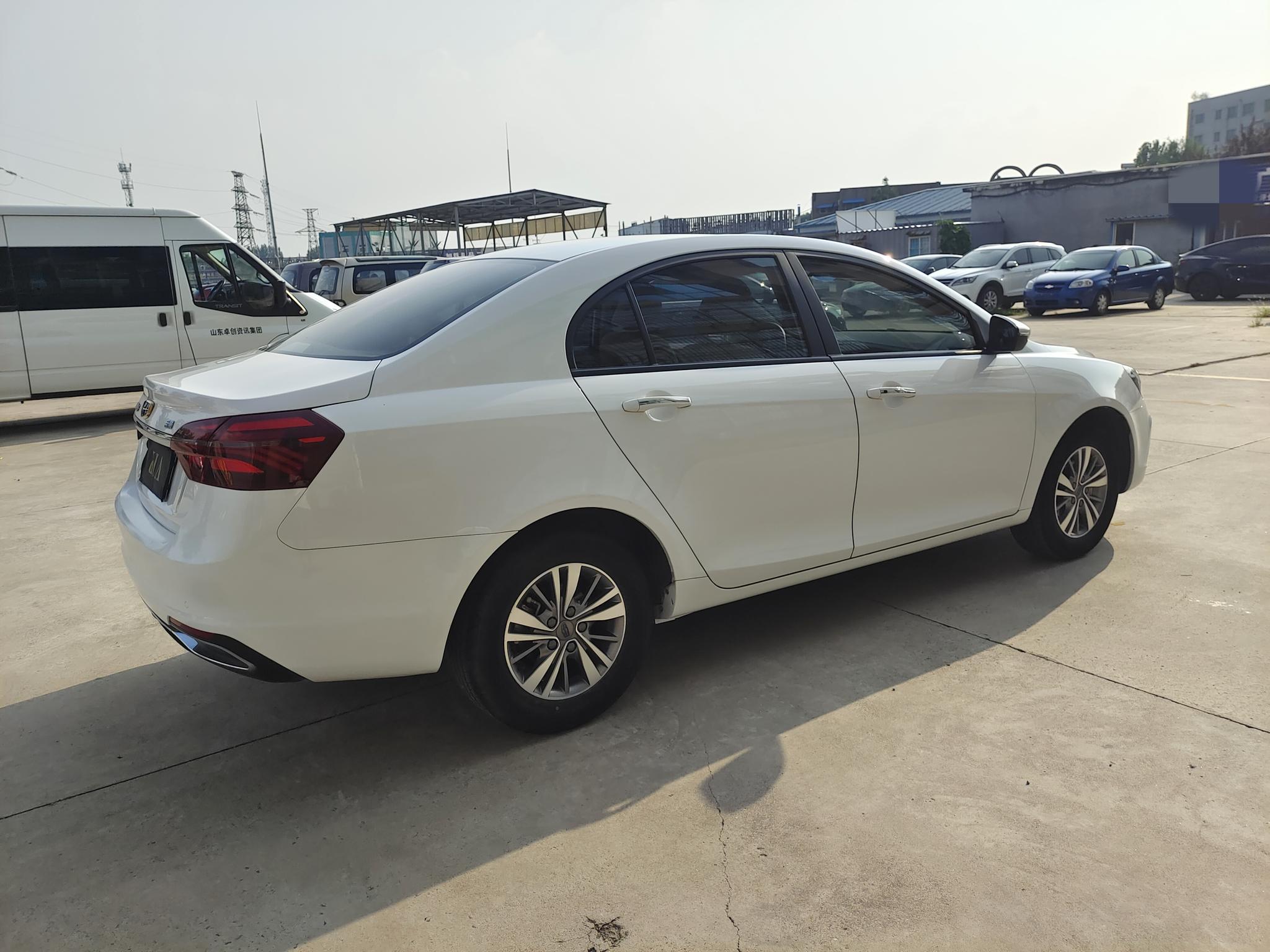 Geely Emgrand 2018 thumb 9