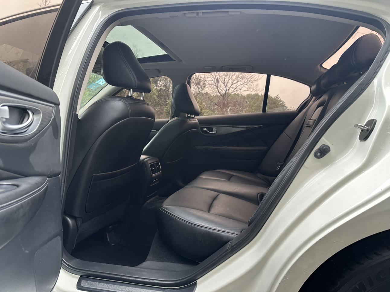 Infiniti Q50L 2017 thumb 9