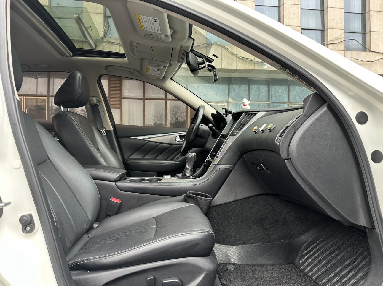 Infiniti Q50L 2017 thumb 10