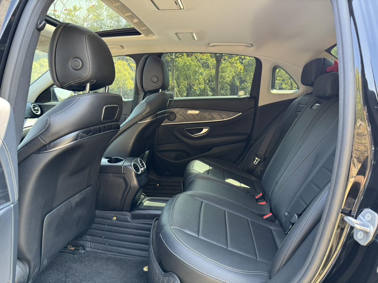 Mercedes-Benz E-Class 2018 thumb 7