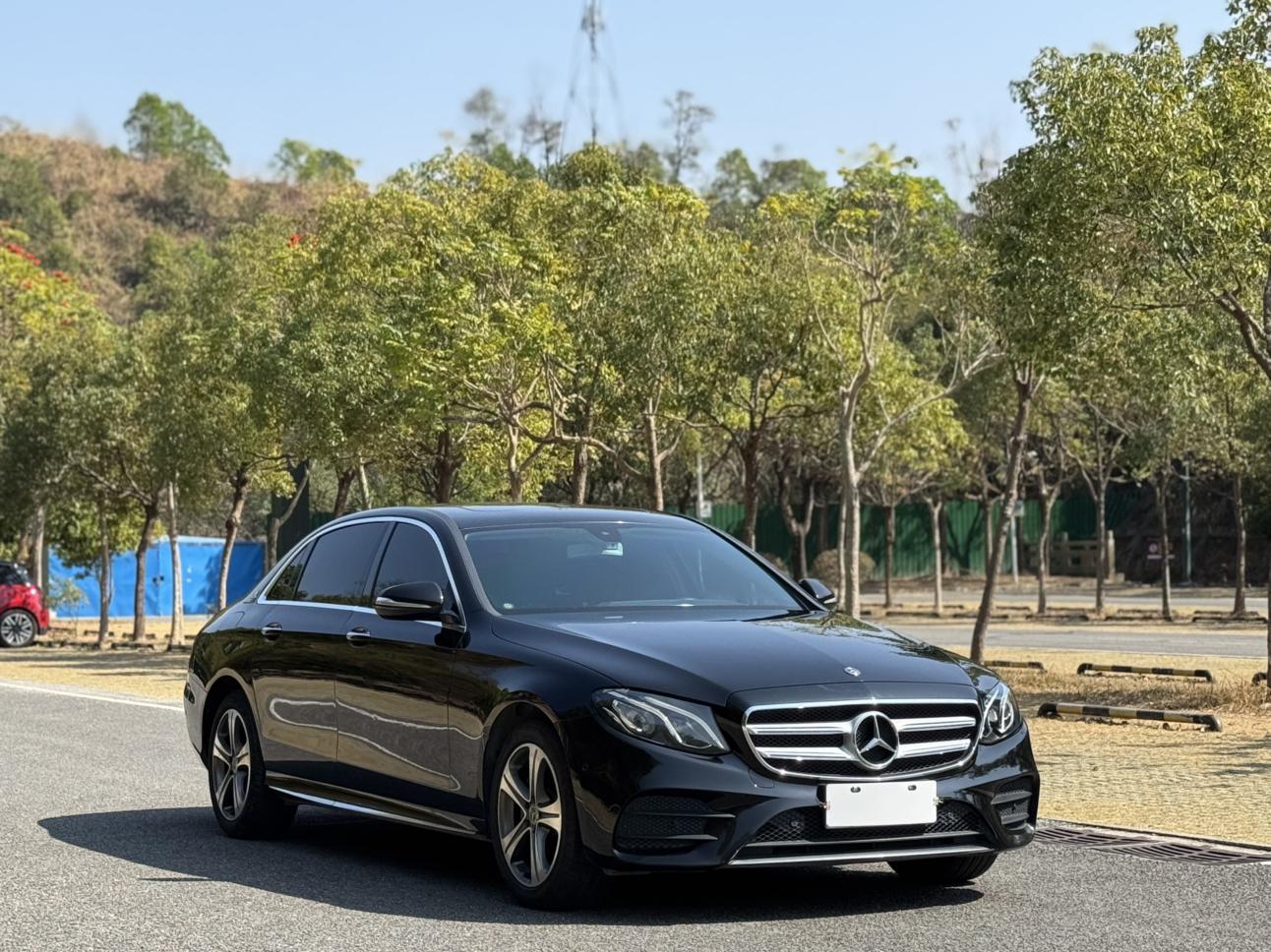 Mercedes-Benz E-Class 2018 thumb 10
