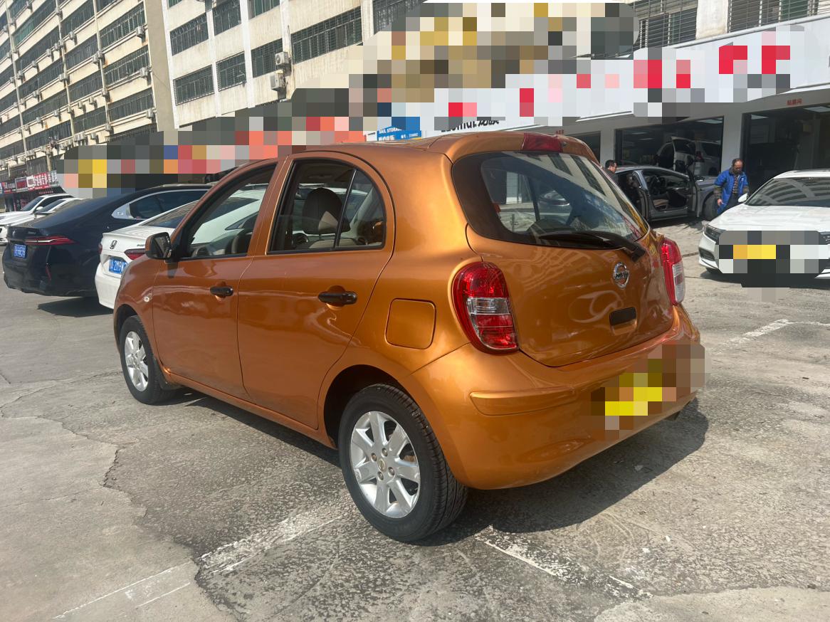 Nissan March 2014 thumb 2