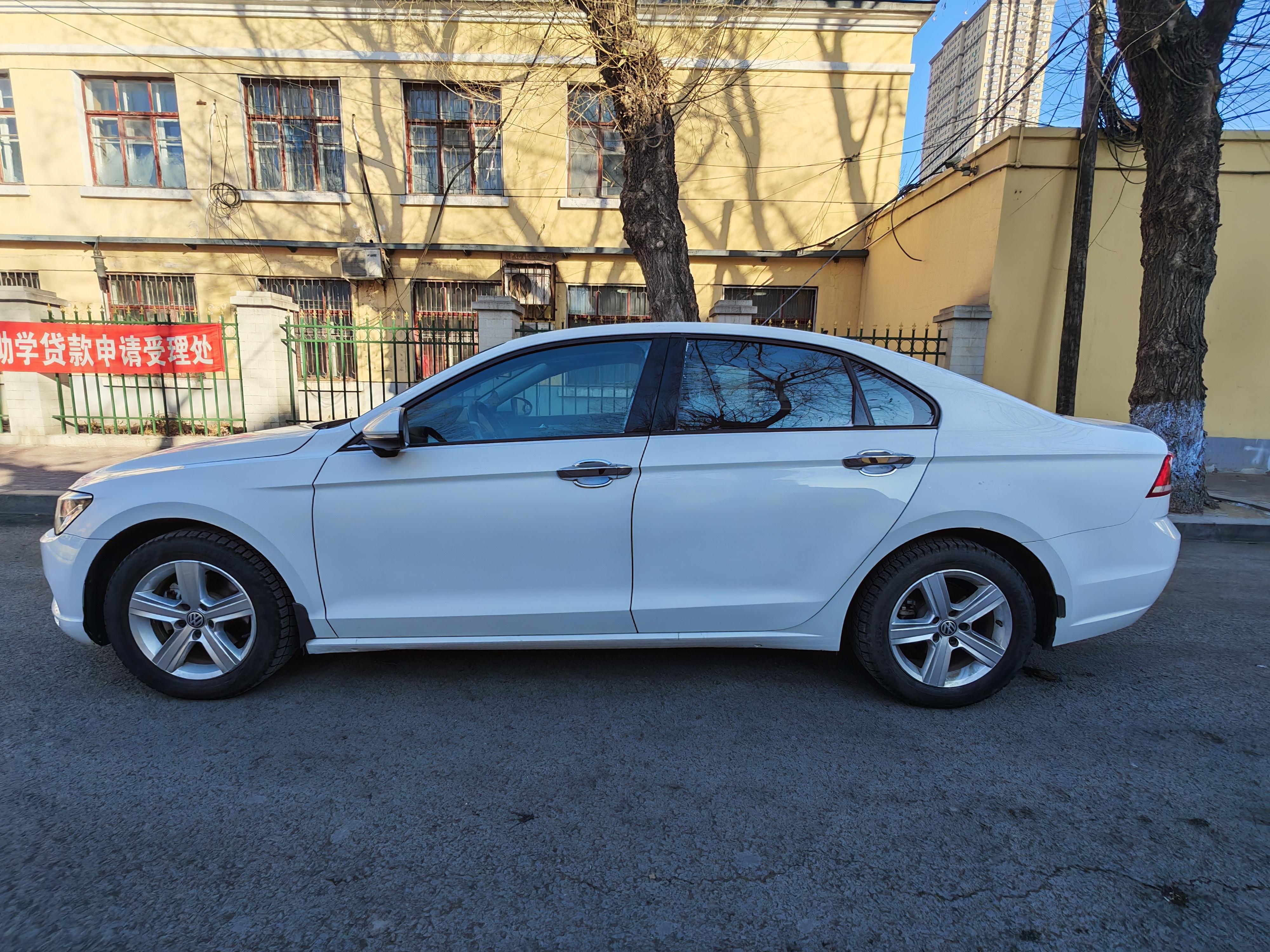 Volkswagen Lamando 2017 thumb 2