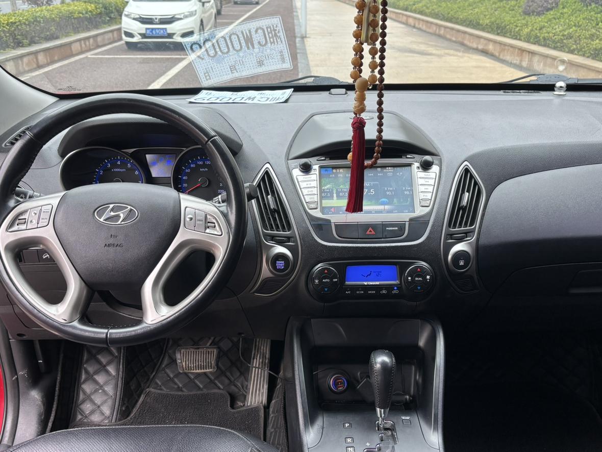 Hyundai ix35 2014 thumb 5