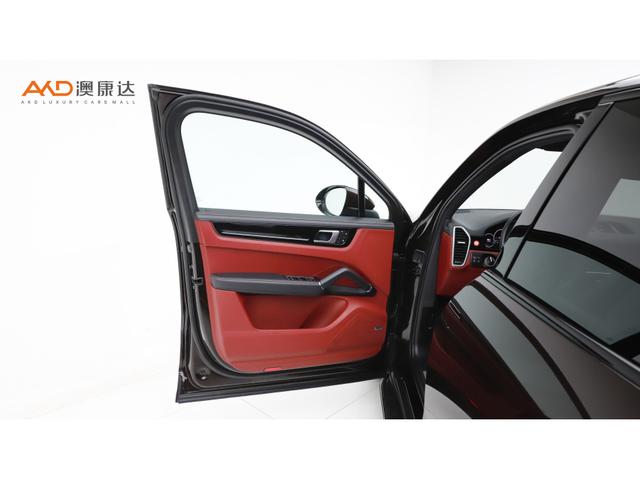 Porsche Cayenne 2022 thumb 7
