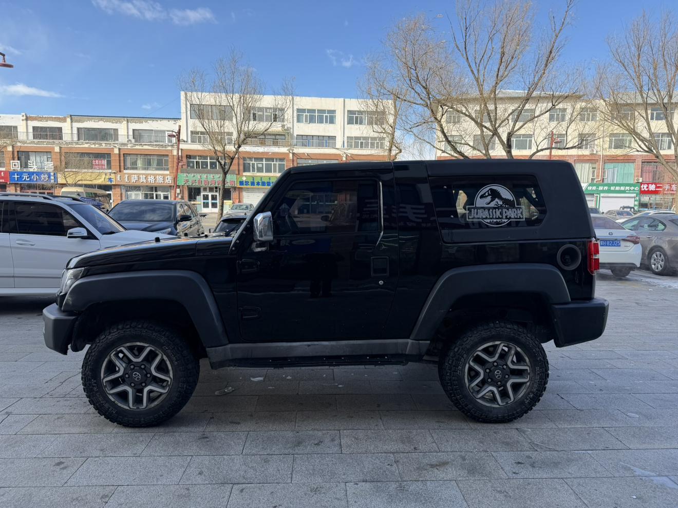 BJ 40 2017 thumb 2