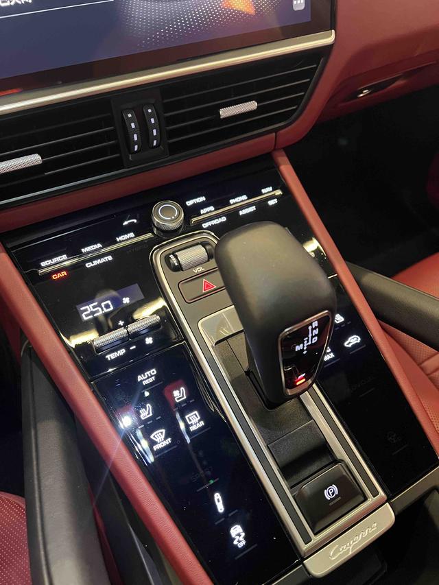 Porsche Cayenne 2023 thumb 4
