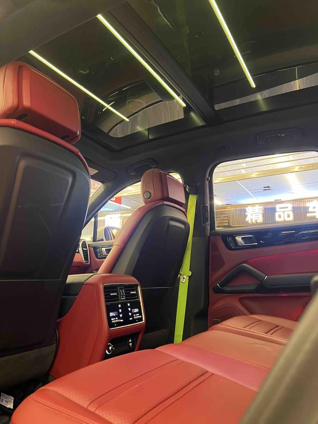 Porsche Cayenne 2023 thumb 5