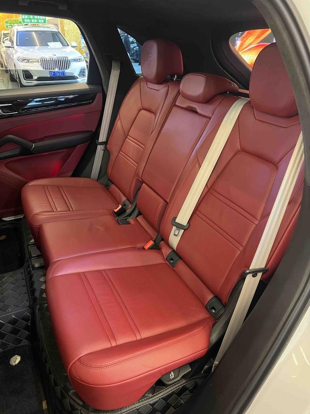 Porsche Cayenne 2023 thumb 6