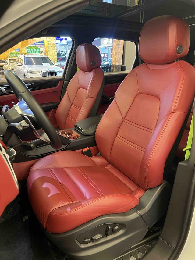Porsche Cayenne 2023 thumb 8