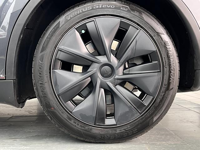 Tesla Model Y 2024 thumb 7