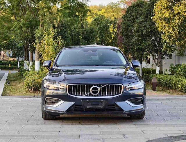 Volvo S60 2021 thumb 3