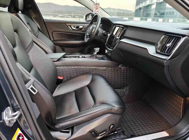 Volvo S60 2021 thumb 6