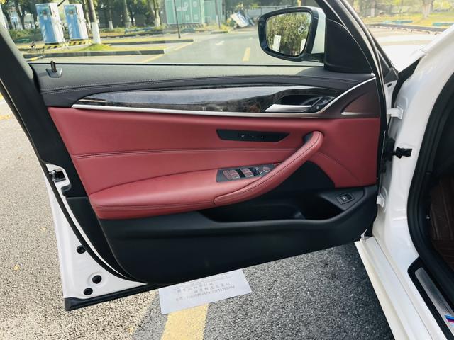 BMW 5 серии 2020 thumb 10