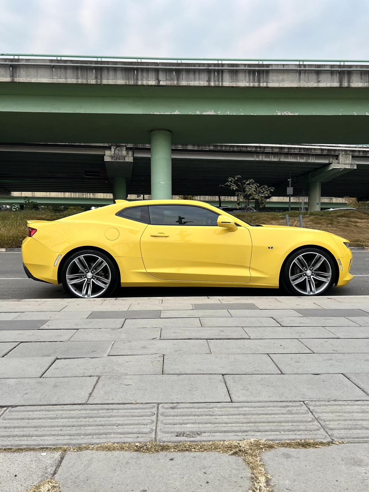 Chevrolet Camaro 2018 thumb 5