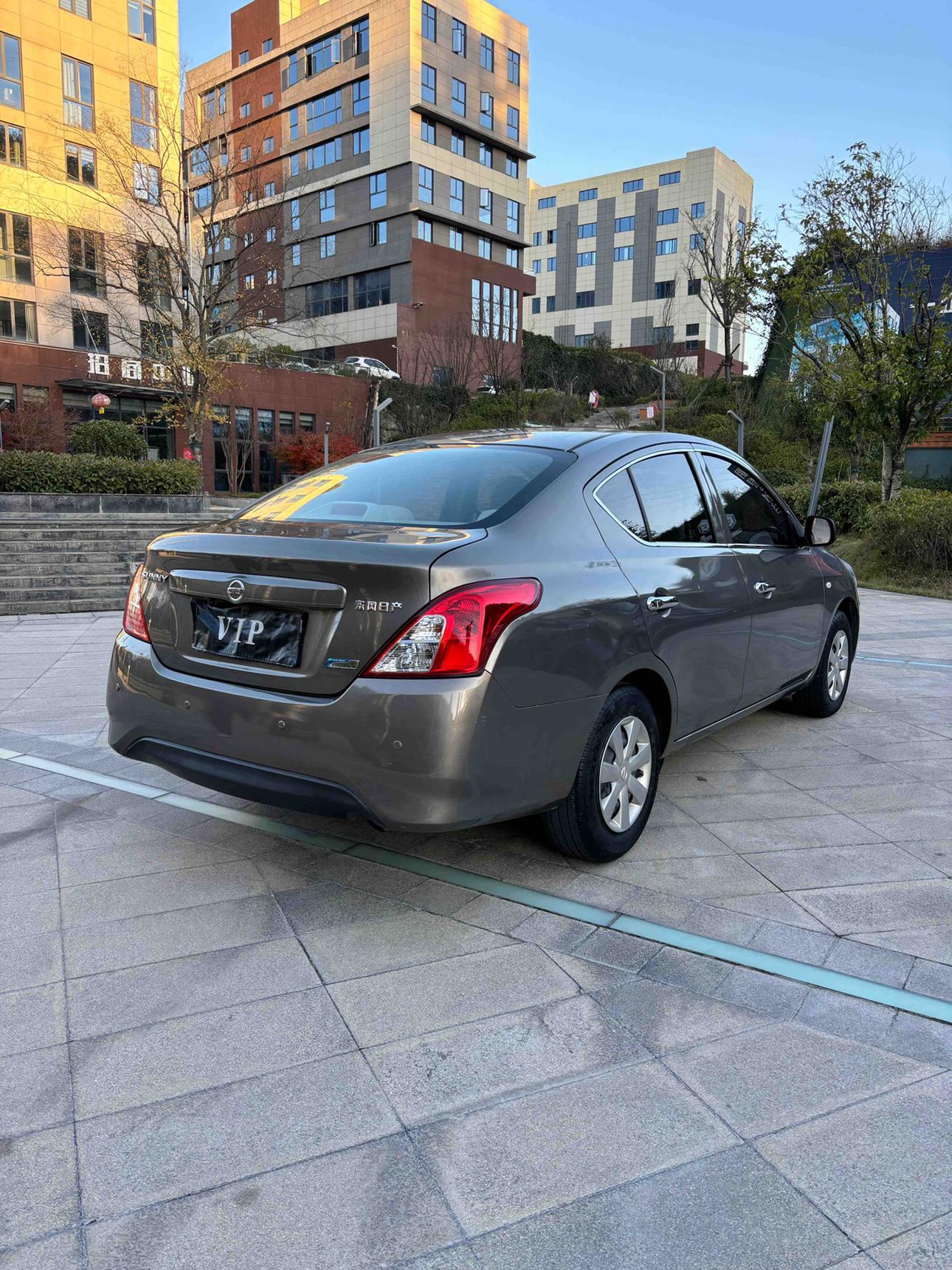 Nissan Sunny 2017 thumb 4