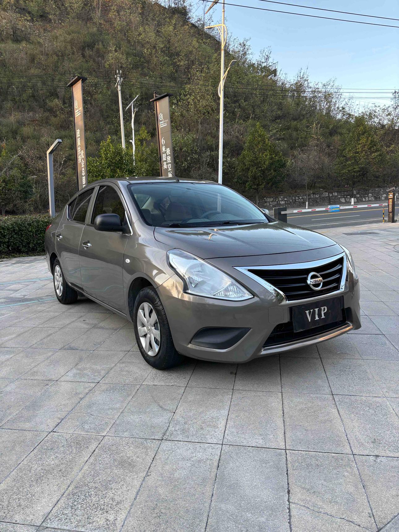 Nissan Sunny 2017 thumb 10