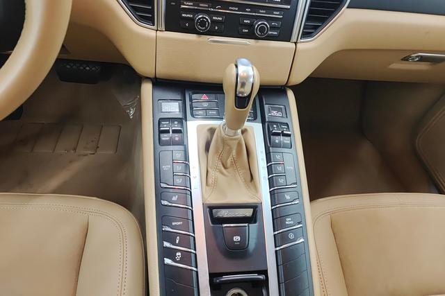 Porsche Macan 2016 thumb 12