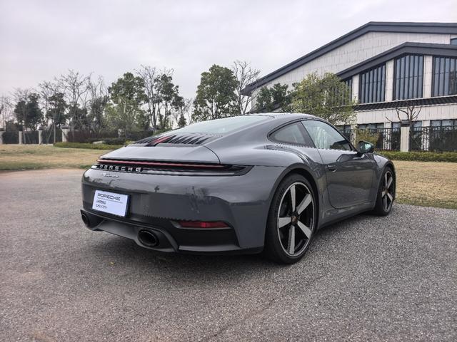 Porsche 911 2025 thumb 4