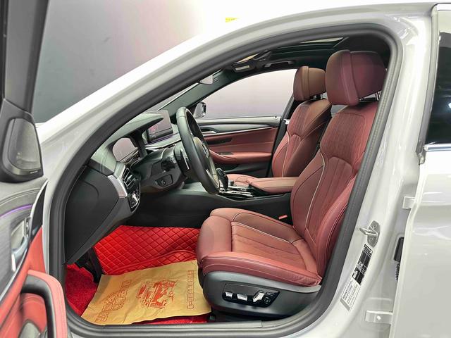 BMW 5 серии 2023 thumb 2