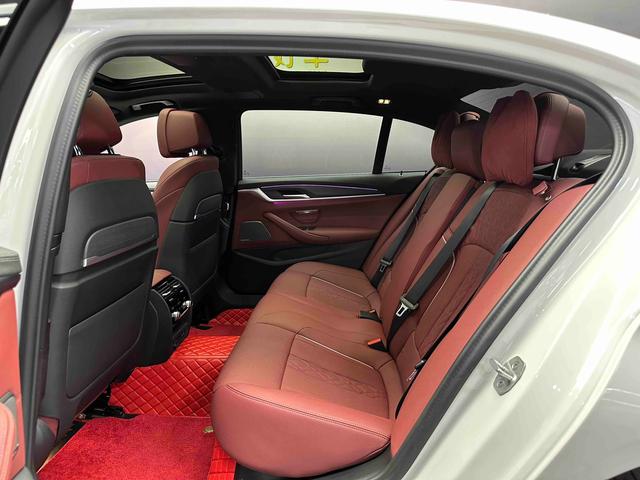 BMW 5 серии 2023 thumb 4