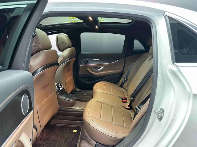 Mercedes-Benz E-Class 2023 thumb 3