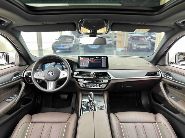 BMW 5 серии 2022 thumb 4