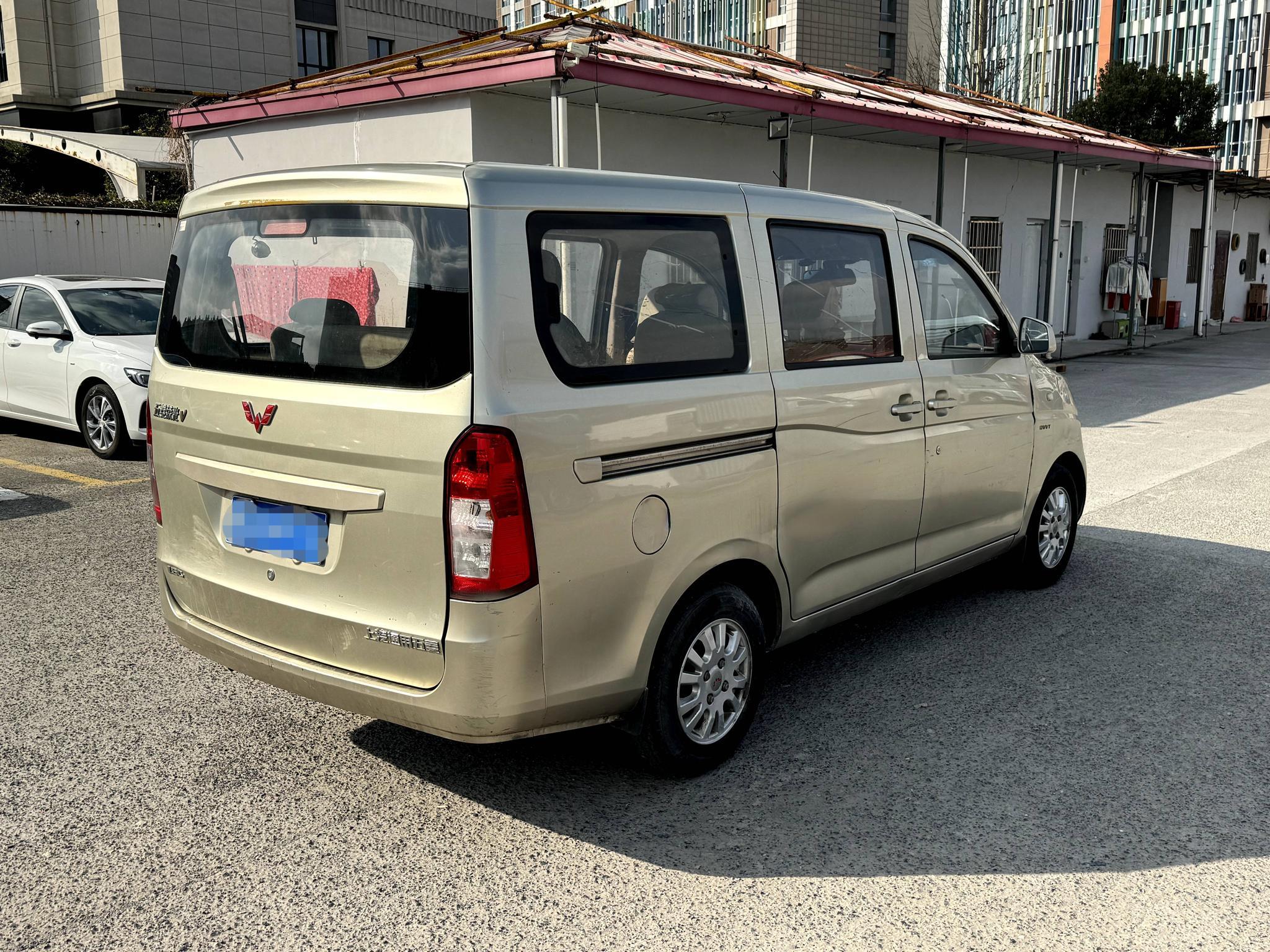 Wuling Rongguang V 2016 thumb 5