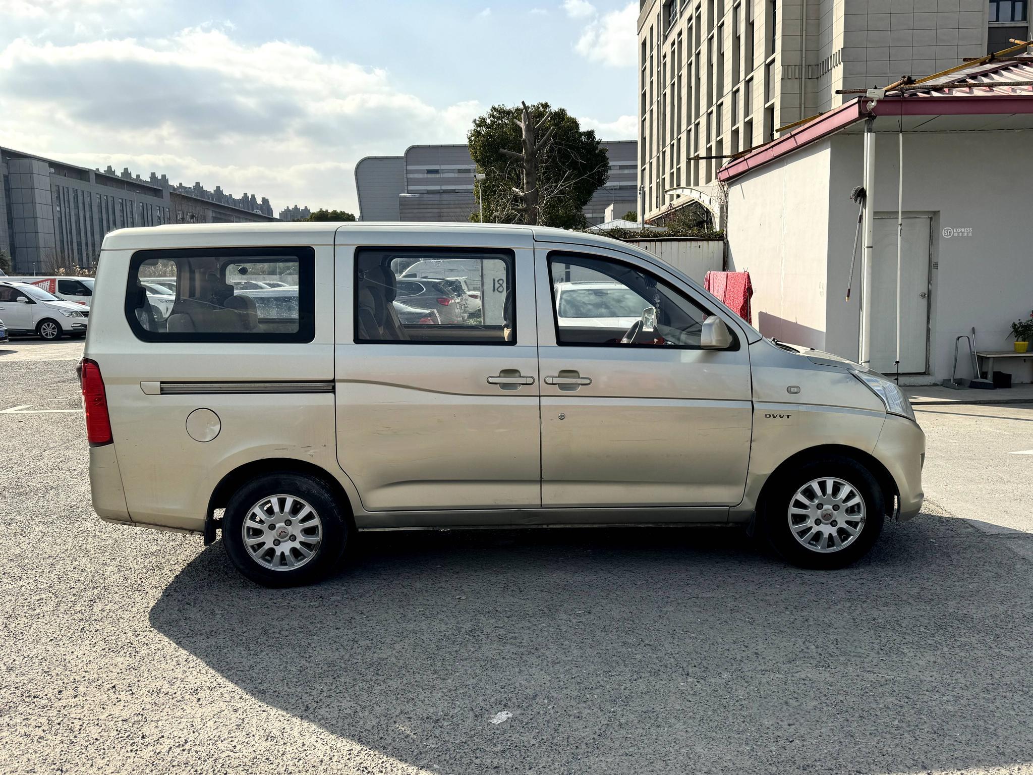 Wuling Rongguang V 2016 thumb 6