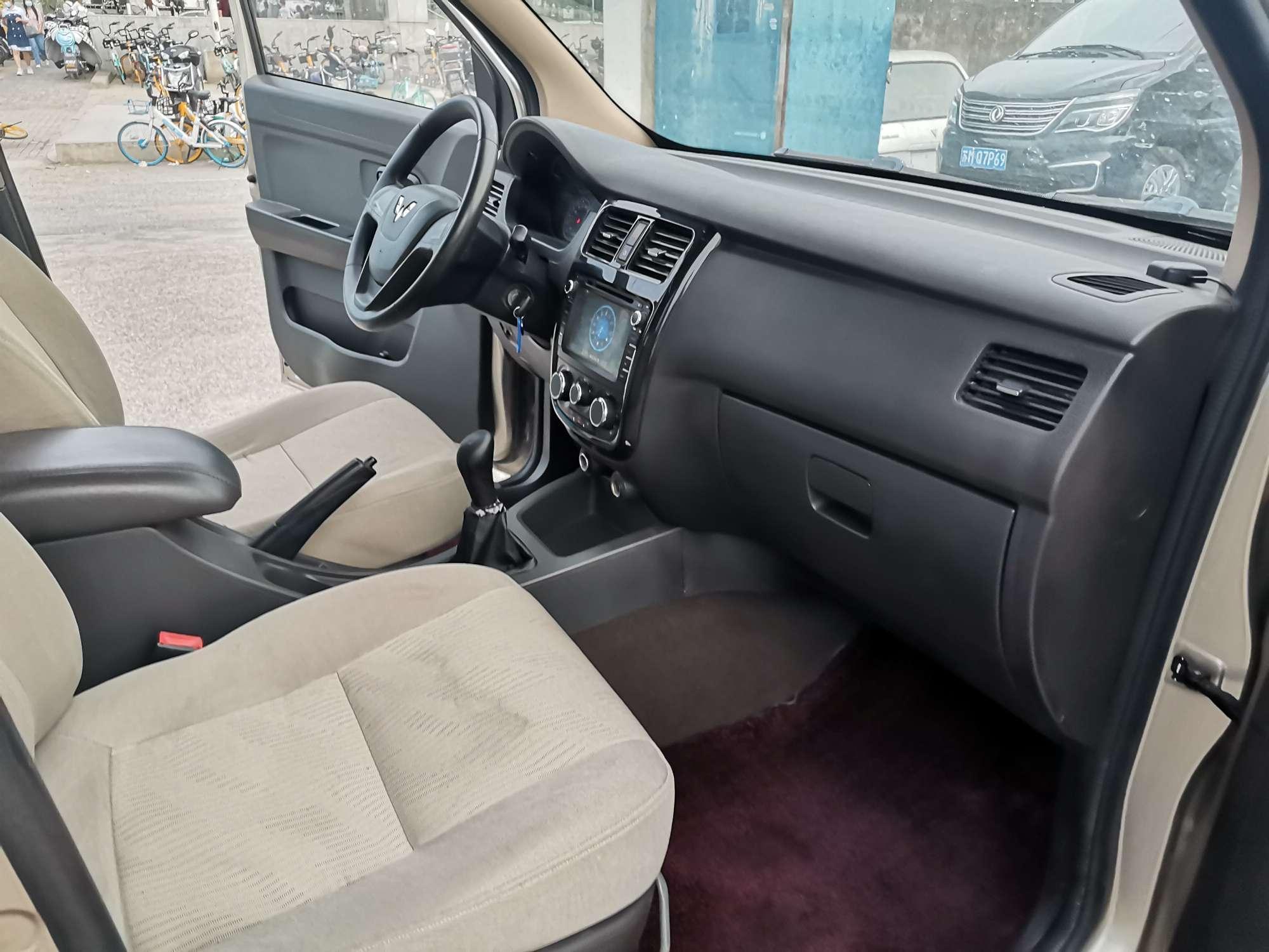 Wuling Rongguang V 2016 thumb 7