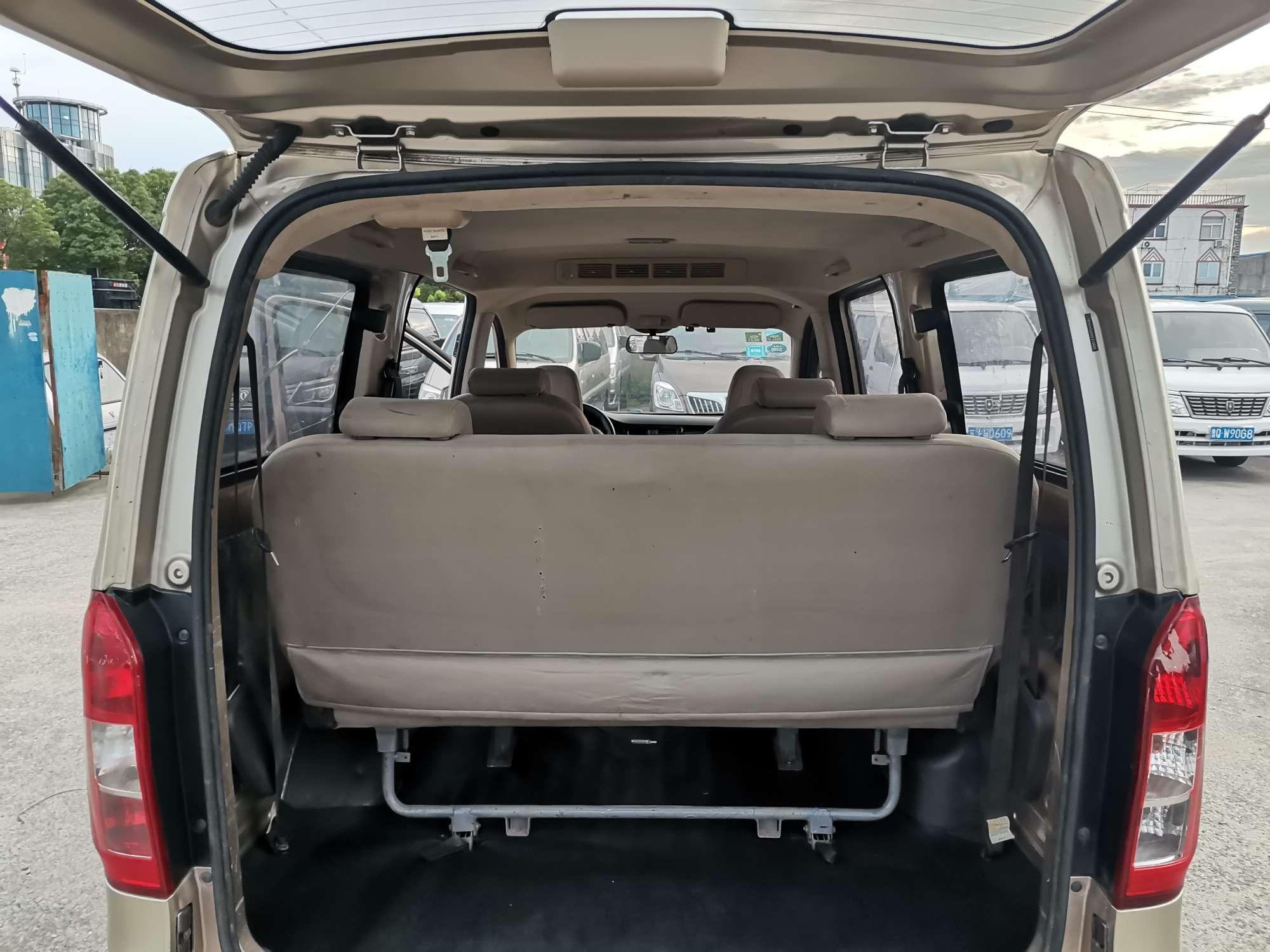 Wuling Rongguang V 2016 thumb 10