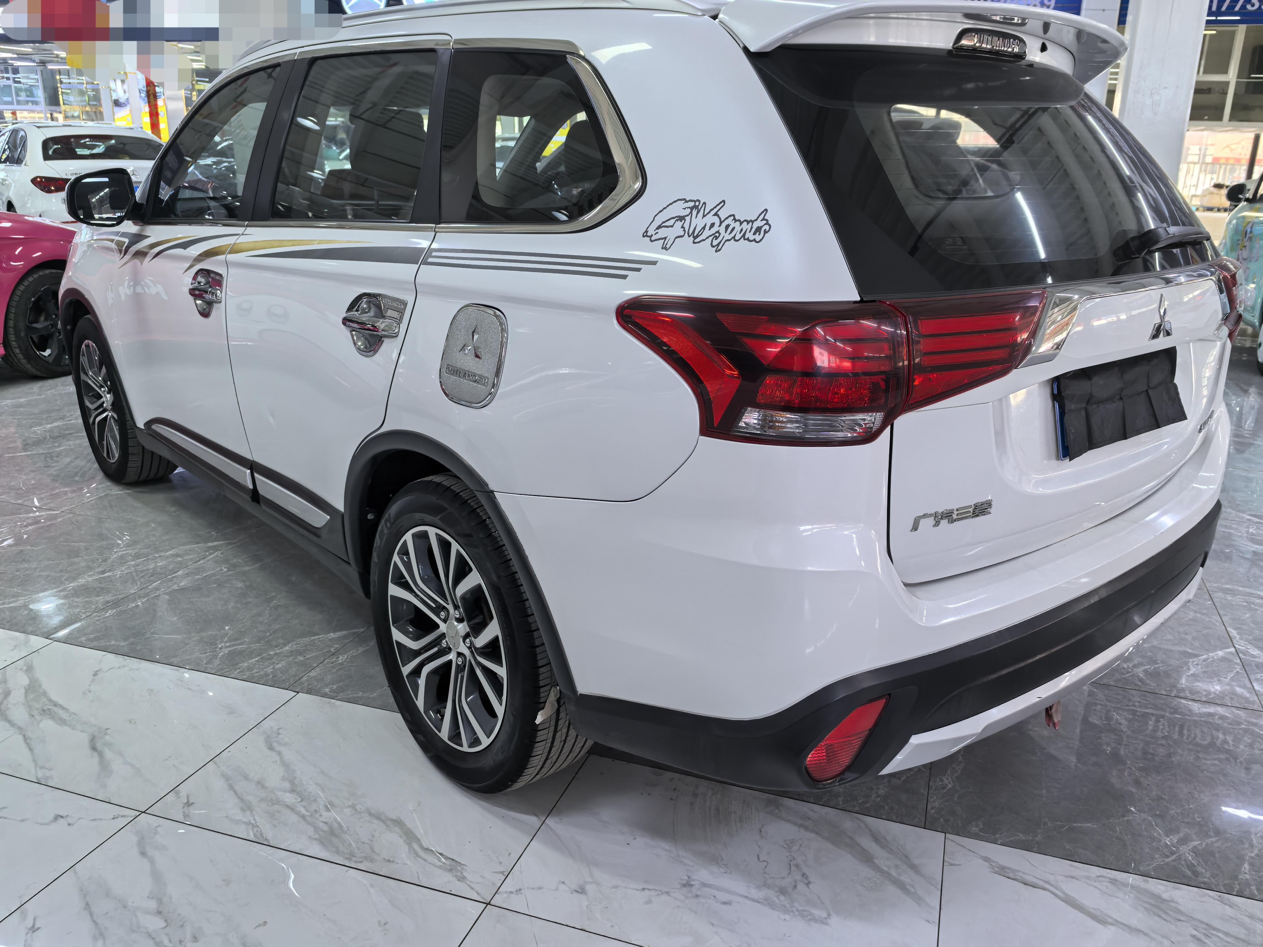 Mitsubishi Outlander 2018 thumb 2