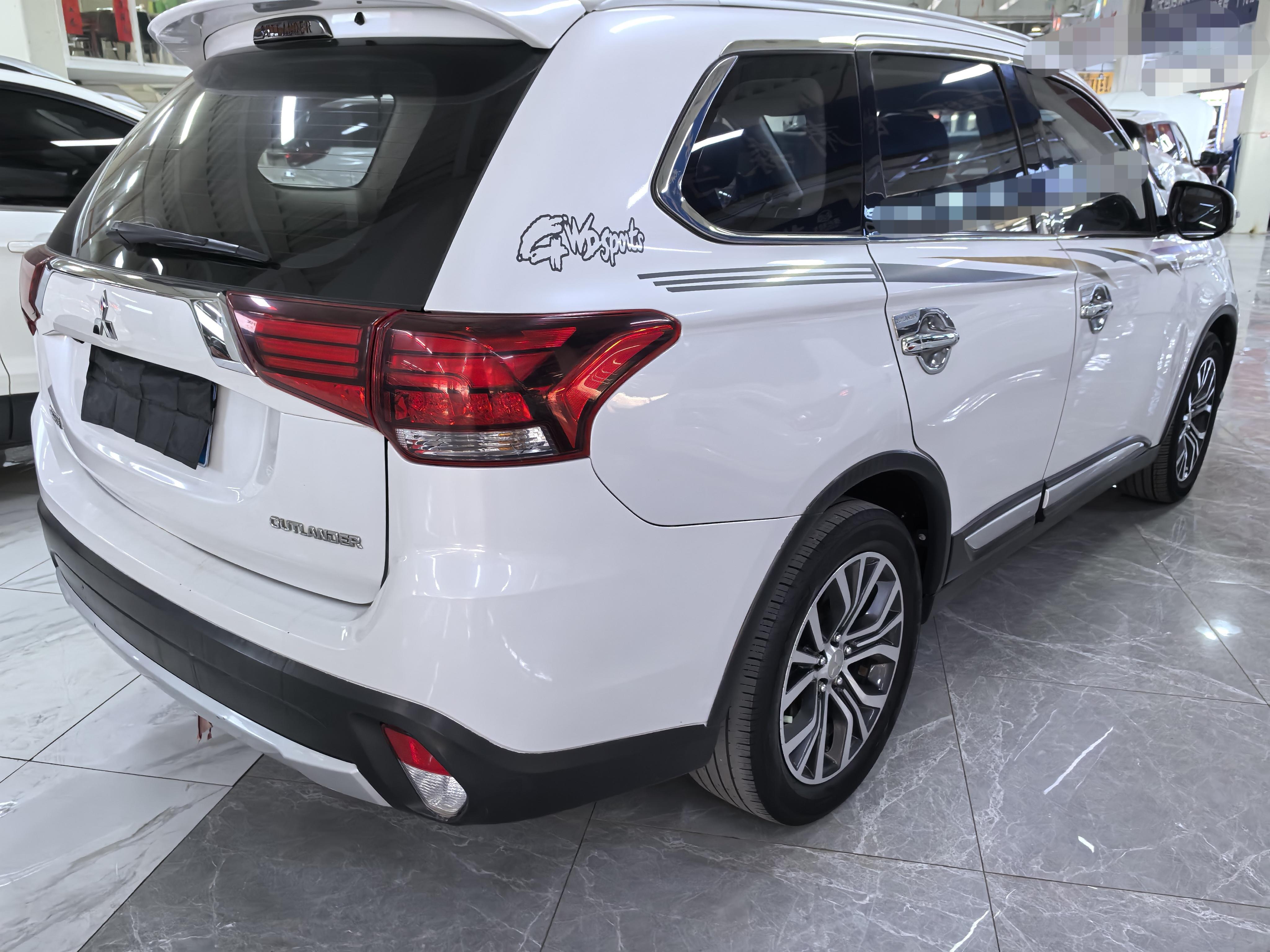 Mitsubishi Outlander 2018 thumb 3