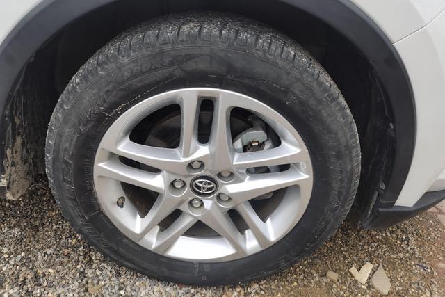 Toyota C-HR 2022 thumb 2