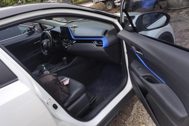 Toyota C-HR 2022 thumb 3